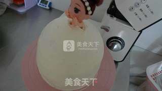 韩式裱花芭比娃娃的做法步骤：6