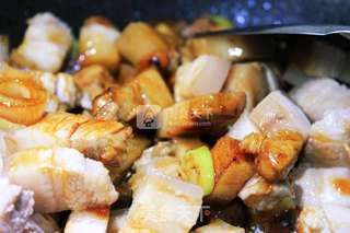 江湖味道红烧肉(东坡肉)的做法步骤:8