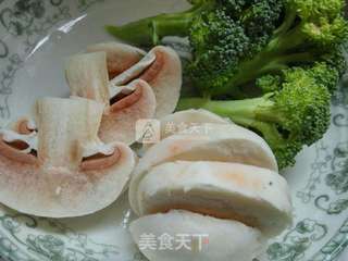 香煎黑椒牛排～简易版本的做法步骤：2