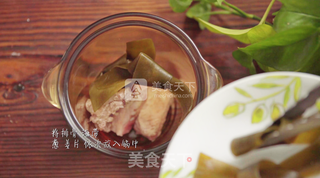 海带排骨汤——春天必学养生滋补汤品的做法步骤:5