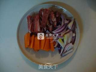 电饭锅版羊肉抓饭——零厨艺也可以做美食的做法步骤：1