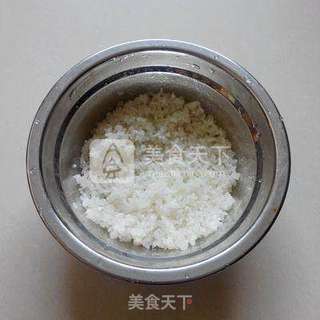 红萝卜鸡蛋粥的做法步骤：1