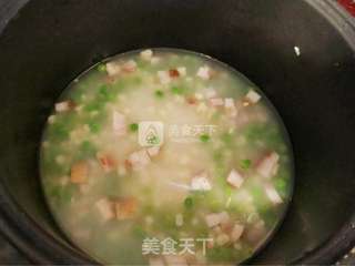 电饭煲菜肉饭的做法步骤:2