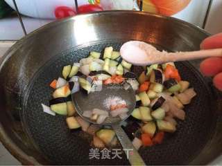 茄子腊肠糙米焖饭的做法步骤:7