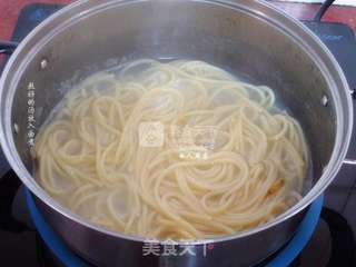 老坛酸菜面的做法步骤:3