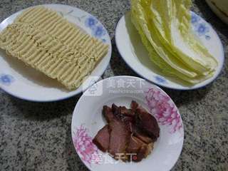 牛肉白菜波纹面的做法步骤：1