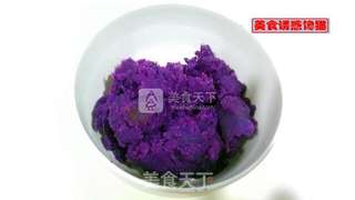 紫薯鸡蛋火腿煎饼的做法步骤:2