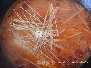 西红柿鸡蛋龙须面汤的做法步骤:7