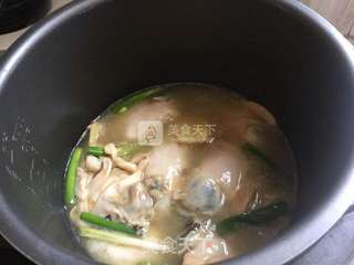 河蚌烧酱肉的做法步骤:2