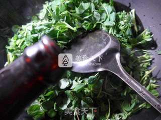 五花肉炒草籽的做法步骤：5