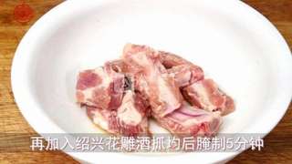春季的美味【小笋烧排骨】的做法步骤：1