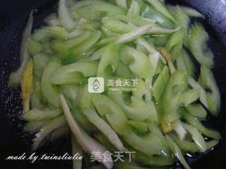 西芹腰果虾仁的做法步骤:6