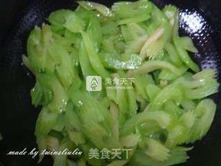 西芹腰果虾仁的做法步骤:8