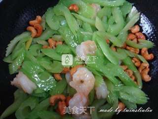 西芹腰果虾仁的做法步骤:10