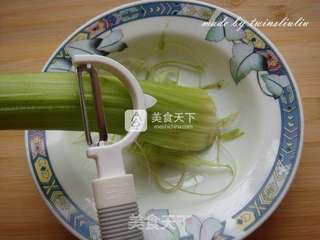 西芹腰果虾仁的做法步骤:2