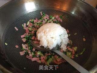 青菜火腿炒饭的做法步骤:7