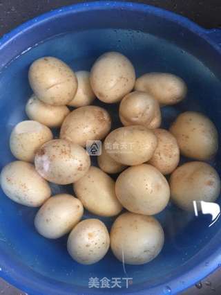 椒盐小土豆的做法步骤:2