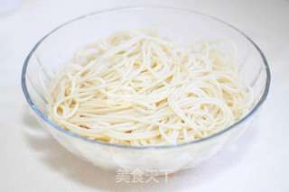 黑椒牛柳炒意粉的做法步骤:4