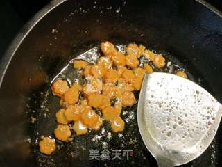 牛肉末青豆雪里蕻的做法步骤:2