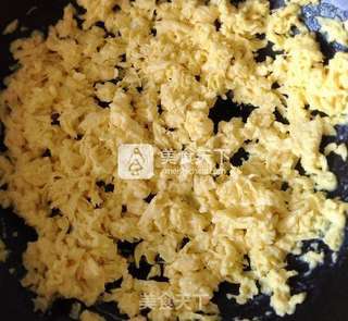 素三鲜水饺 韭菜鸡蛋虾仁水饺的做法步骤:3
