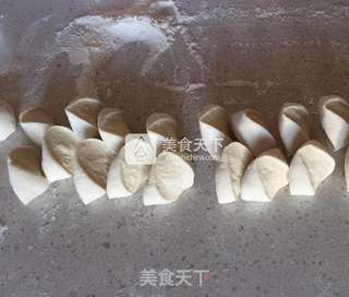 素三鲜水饺 韭菜鸡蛋虾仁水饺的做法步骤:7