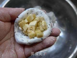 香蕉馅芝麻糯米饼的做法步骤：9