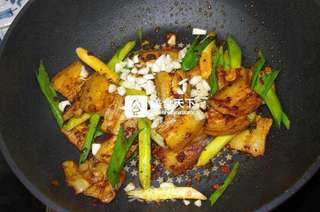 【回锅肉】就像走过平淡后的蓦然回首-不严肃做法的做法步骤：10