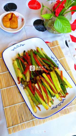 胡萝卜炒蒜苔的做法步骤:6