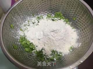 榆钱窝窝头的做法步骤:3
