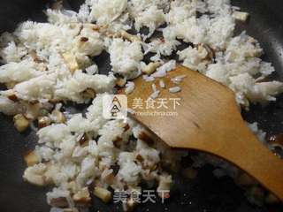 萝卜干香菇炒饭的做法步骤：3