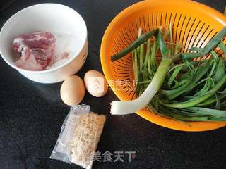 韭菜虾皮肉馅锅贴的做法步骤：1