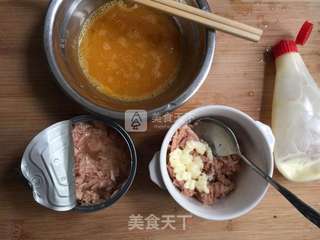 金枪鱼芦笋蛋卷的做法步骤:3