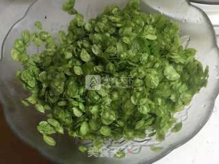 榆钱虾仁小米粥的做法步骤:3