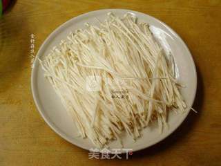 剁椒金针菇的做法步骤:2