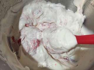 草莓慕斯蛋糕的做法步骤:11