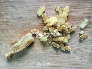 春季滋补养生最佳选择天麻核桃枸杞鸡汤的做法步骤:4