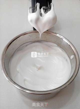 香草戚风蛋糕(6寸)的做法步骤:10