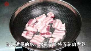 营养美味的【五花肉烧秋葵】的做法步骤：3