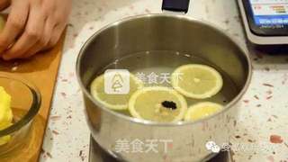 教你做浪漫甜点——玫瑰苹果卷的做法步骤:2