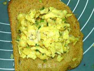 葱花鸡蛋全麦三明治的做法步骤:11