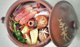 春笋腊肉汽锅鸡的做法步骤:2