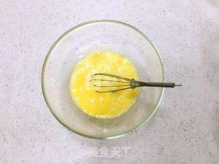 美人教你/8寸中空戚风蛋糕的做法步骤:2