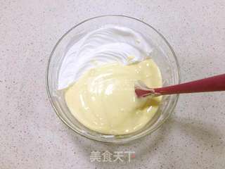 美人教你/8寸中空戚风蛋糕的做法步骤:11