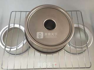 美人教你/8寸中空戚风蛋糕的做法步骤:15