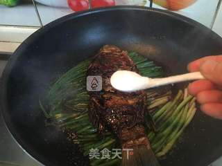葱烤鲫鱼的做法步骤:13