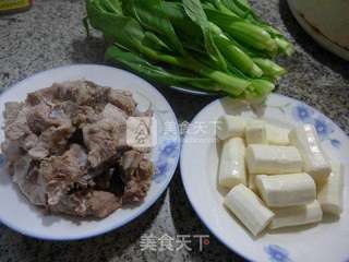 菜芯山药龙骨汤的做法步骤：1