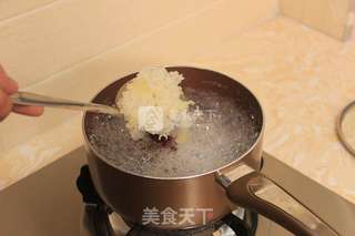 雪蛤桃胶银耳羹的做法步骤：4