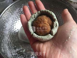 #咸蛋黄肉松青团的做法图解13