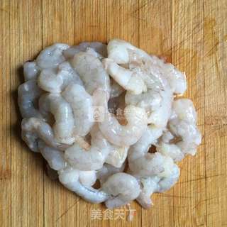 菠萝油条虾的做法步骤:2