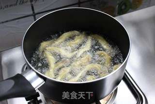 小胖妞的最爱——椒盐蘑菇的做法步骤:6